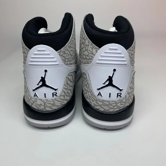 New Women’s Nike Air Jordan Legacy 312 Shoes - Picture 5 of 8